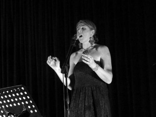 Frida Neri Cantautrice, Interprete, attrice, autrice di Spettacoli di Teatro